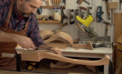 Lavoro, artigiani e piccole imprese assumono pi&ugrave; della media