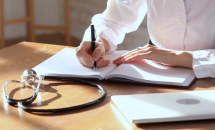 Lavoro, crescita record dei certificati di malattia