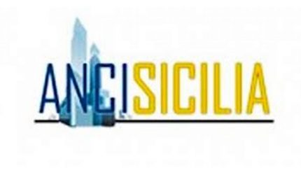 L'ANCI Sicilia elegge all'unanimità il nuovo presidente Paolo Amenta mentre i Sindaci chiedono subito l'aumento delle indennità...