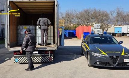 Napoli, Gdf sequestra 17mila litri di alcol etilico di contrabbando