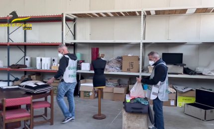 Sequestrati 50.000 articoli di pelletteria di lusso falsi