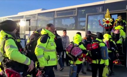 Sisma Turchia, sbarcati ad Adana Vigili del Fuoco inviati dall'Italia