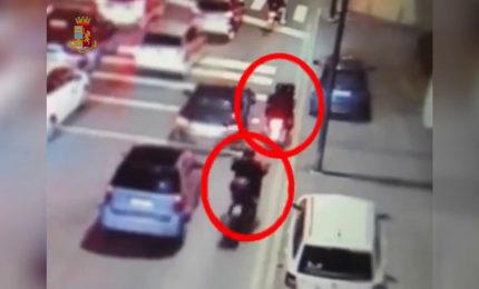Fermati nel milanese tre rapinatori di Rolex in scooter, le immagini
