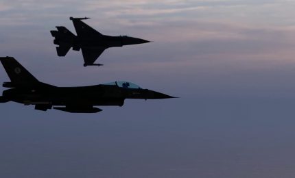 Ucraina, jet russi al confine, navi nucleari nel Baltico