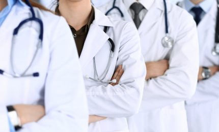 La sanità italiana tra le ultime in Europa per spesa pro capite mentre i farisei si sciacquano la bocca con la Costituzione/ MATTINALE 930