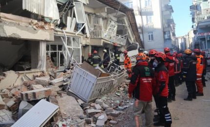 Terremoto in Turchia e in Siria, rientrato in buona parte l'allarme per un maremoto in Sicilia/ MATTINALE 928