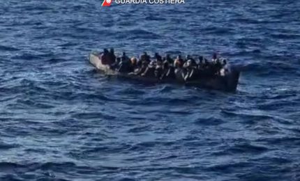 In 24 ore sbarchi di migranti senza sosta tra Sicilia e Calabria