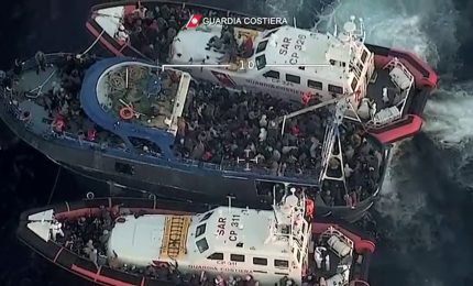 Guardia Costiera soccorre due pescherecci con migranti nel mar Ionio