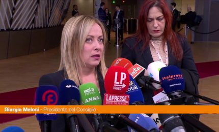 Meloni "Incontro costruttivo con Macron, nuovo protagonismo Italia"