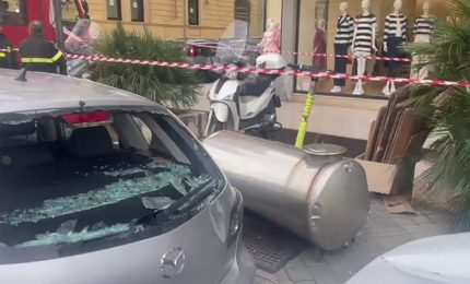 Scaldabagno gi&ugrave; da un balcone, sfiorata tragedia nel centro di Palermo