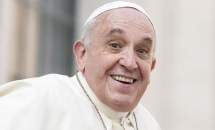 I preti potranno sposarsi come profetizzava Lucio Dalla? Papa Francesco manda quasi in soffitta il celibato. E suore e monache?