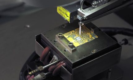 Microchip e semiconduttori, la battaglia che cambier&agrave; l'auto