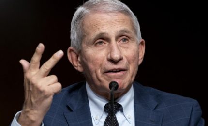I magistrati di due Stati americani 'strigliano' Anthony Fauci e manifestano dubbi sull'elezione di Biden e sul vaccino anti-Covid