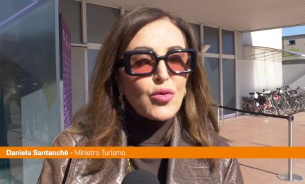 Vinitaly, Santanch&egrave; "Vino fondamentale per il turismo"