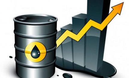 L'OPEC (con la Russia) taglia la produzione di petrolio e il prezzo vola a 80 dollari al barile