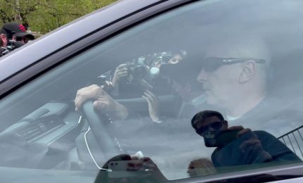 Berlusconi, il figlio Luigi lascia San Raffaele &ldquo;sta meglio&rdquo;