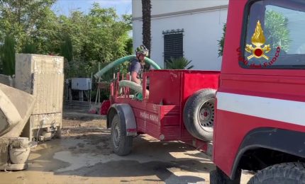 Proseguono operazioni di prosciugamento e rimozione del fango a Faenza