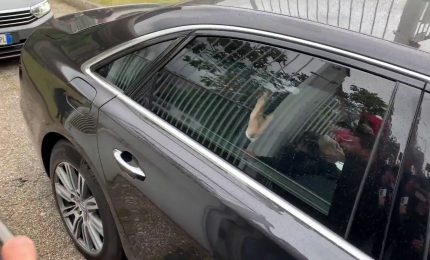 Silvio Berlusconi dimesso dall'ospedale San Raffaele dopo 45 giorni