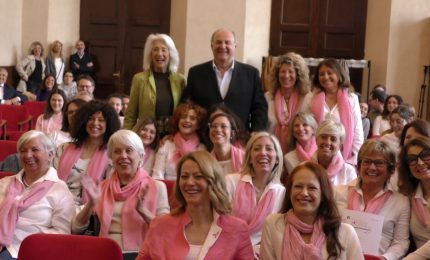 Tumore al seno, il racconto della malattia pu&ograve; sostenere la cura