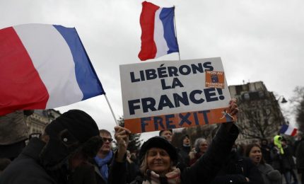 La sinistra francese con oltre 2 milioni di persone in piazza vuole mandare a casa Macron per vincere le elezioni