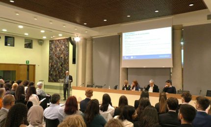 Intesa Sanpaolo, borse a 800 studenti in 20 anni con Intercultura