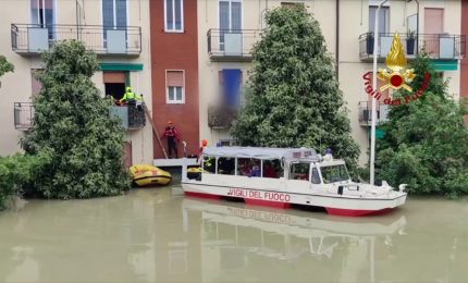 Maltempo, a Faenza i Vigili del Fuoco evacuano alcune abitazioni