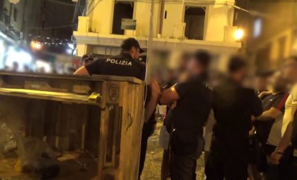 Forze dell'ordine presidiano la Vucciria a Palermo
