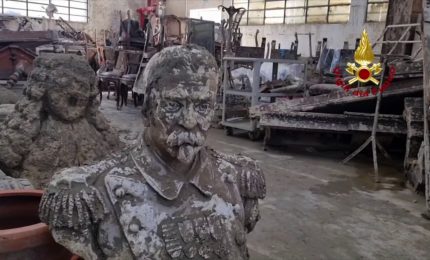 Forl&igrave;, vigili del fuoco recuperano opere d'arte