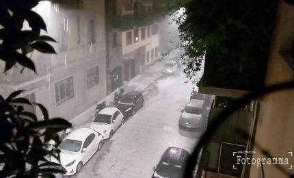 Maltempo, pioggia e grandine nella notte a Milano. Caduti 37mm d'acqua