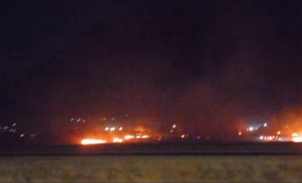 Palermo circondata dal fuoco, chiuso l'aeroporto e voli cancellati