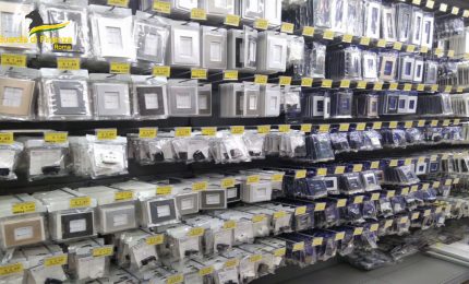 Sequestro a Roma di mezzo milione di prodotti contraffatti