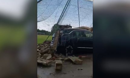 Maltempo in Lombardia, alberi caduti e strade allagate