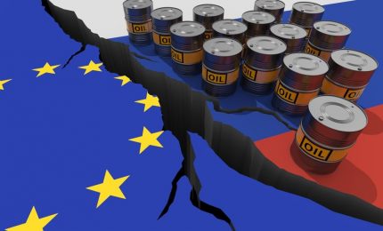 Le sanzioni contro il petrolio russo stanno massacrando l'Europa mentre gli USA guadagnano una barca di soldi/ MATTINALE 958