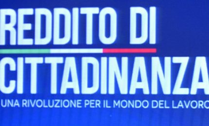 Perde il reddito di cittadinanza e minaccia di dar fuoco alla stanza del sindaco a Terrasini