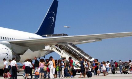 Che succede negli aeroporti di Catania e Palermo? Incendi e disagi rilanceranno le privatizzazioni?/ MATTINALE 955