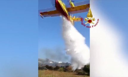 Incendio sull'isola di Vulcano, minacciate alcune abitazioni