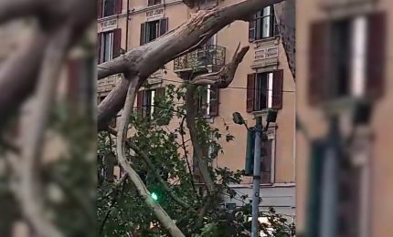Le violenta tempesta nella notte a Milano