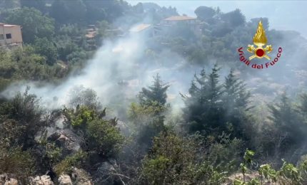 Palermo ancora nella morsa dei roghi, numerose le abitazioni evacuate