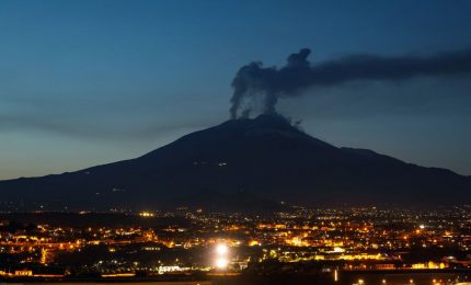 Etna, l&rsquo;aeroporto di Catania chiuso fino alle 20 per la cenere vulcanica