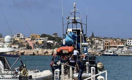 A Lampedusa ispezione di Questura e Capitaneria su nave seawatch
