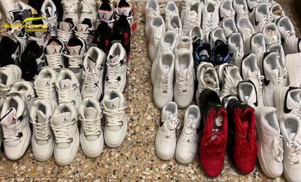 Sequestrati oltre 300 prodotti contraffatti, 4 denunce nel Nisseno