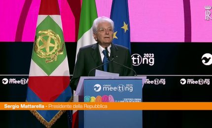 Mattarella ai giovani "Non fatevi chiudere in mondi separati"