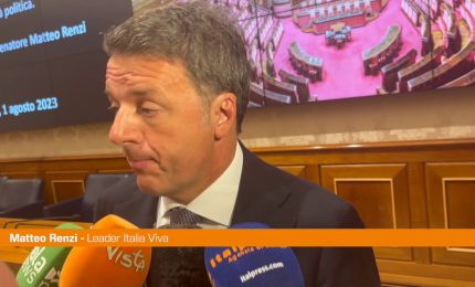 Renzi "Firmo ddl per l'elezione diretta del premier"