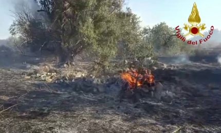 Incendio a Ragusa, le fiamme minacciano un resort