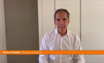 Incendio aeroporto di Catania, sindaco "Mi scuso per i disagi"