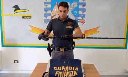 Bastone da trekking trasformato in fucile, arrestato un idraulico