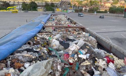 Autoarticolato con 20 tonnellate di rifiuti, sequestro ad Avellino