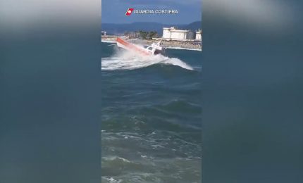 Bagnante in difficolt&agrave; salvato a Vibo Valentia, le immagini