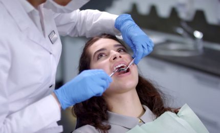 Alimentazione e igiene orale, ecco come prevenire la carie nei bambini