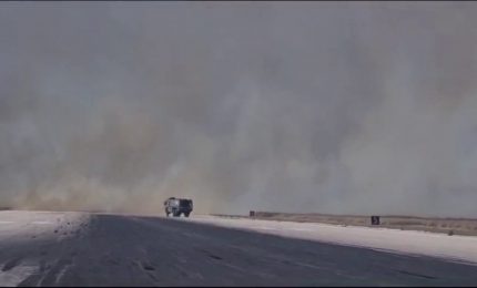 Incendio nel Trapanese, il fumo invade la pista dell'aeroporto